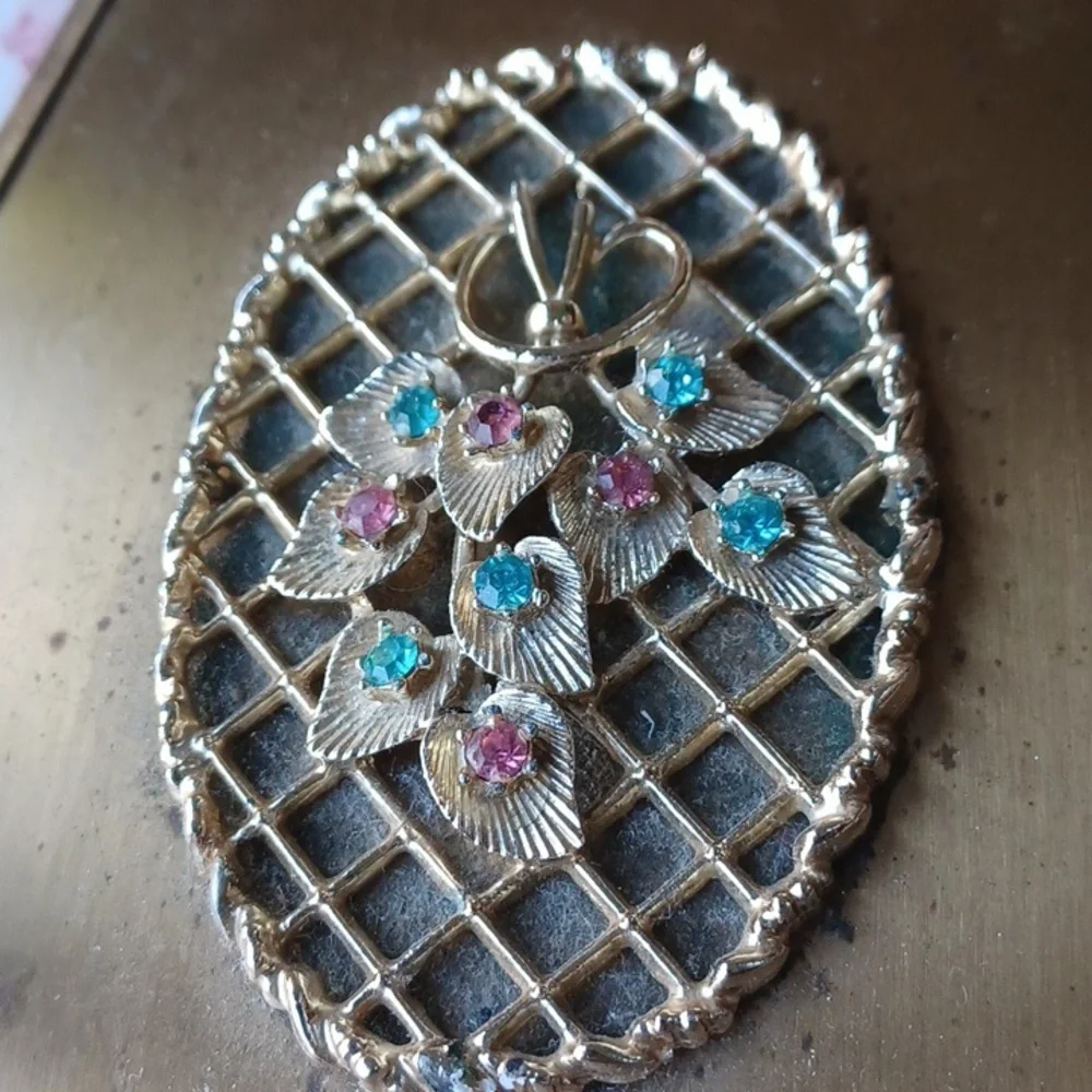 Vintage Floral rhinestone Gold Tone Handheld Mirror, glass is missing